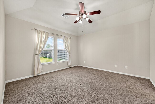 Building Photo - 26810 Henson Falls Dr