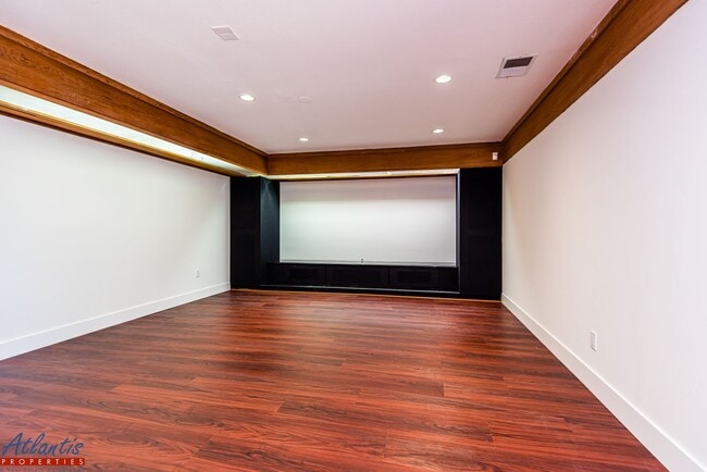 Building Photo - Beautiful Los Gatos Home | Remodeled | Ama...