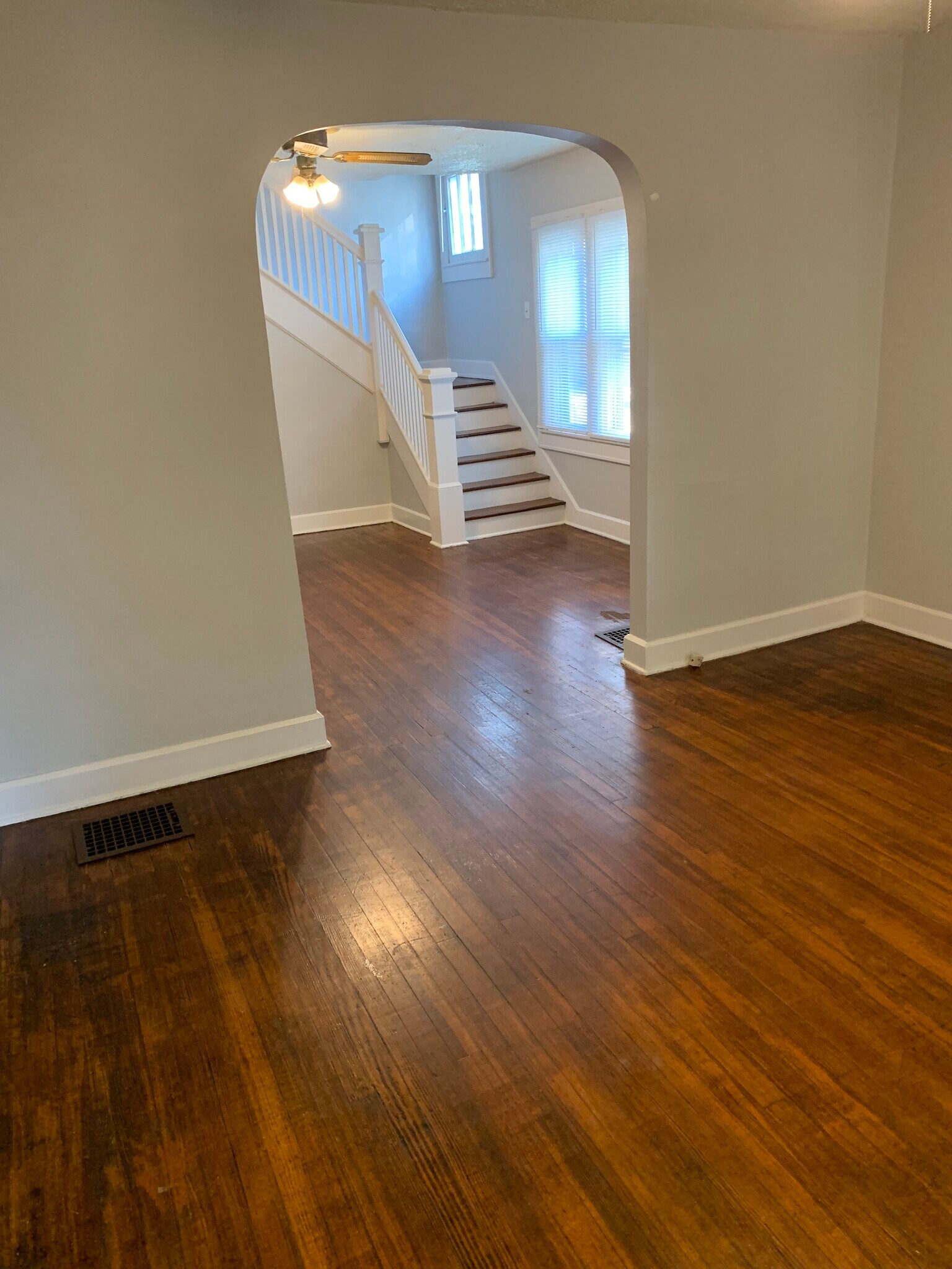 Building Photo - 813 N Bancroft St