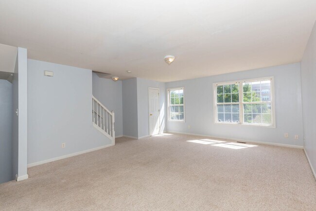 Building Photo - 3 Bed, 2.5 Bath in Martinsburg