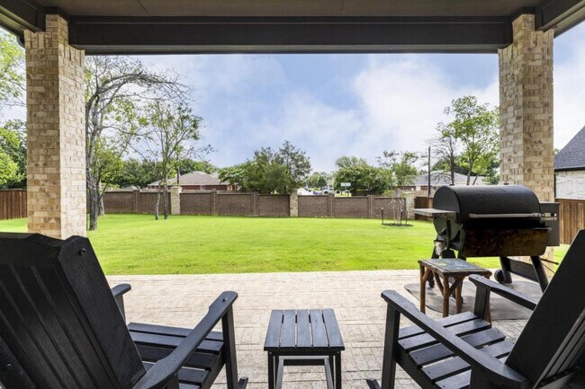 Building Photo - 2302 Royal Dove Ln