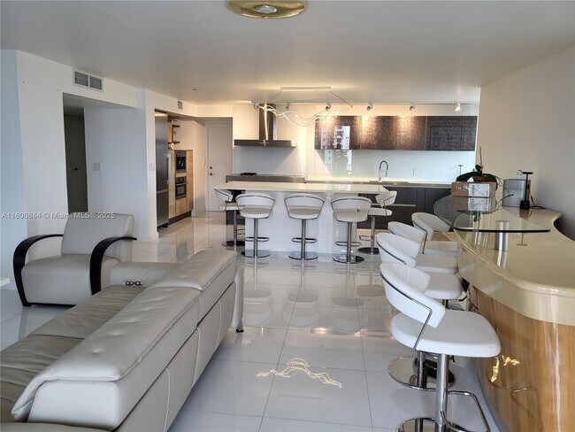 Building Photo - 1401 S Ocean Dr