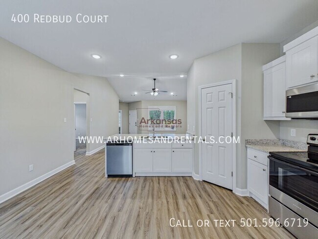 Building Photo - 400 Redbud Ct