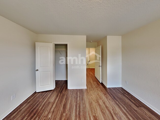 Building Photo - 7931 Bluewater Cove