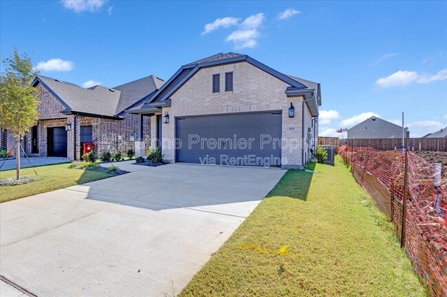 Building Photo - 820 Sunflower Trl