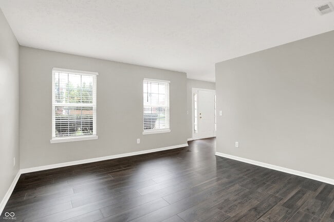 Building Photo - 5761 Cantigny Way S