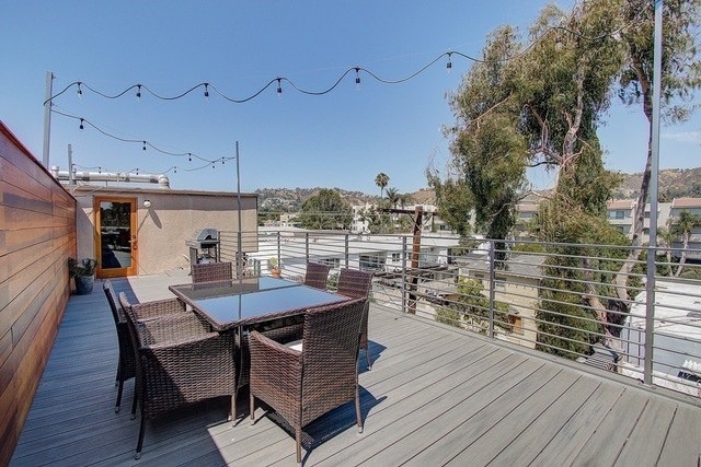 Building Photo - 7505 Hampton Ave