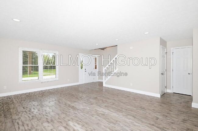 Building Photo - 9224 Oak Knoll Ln