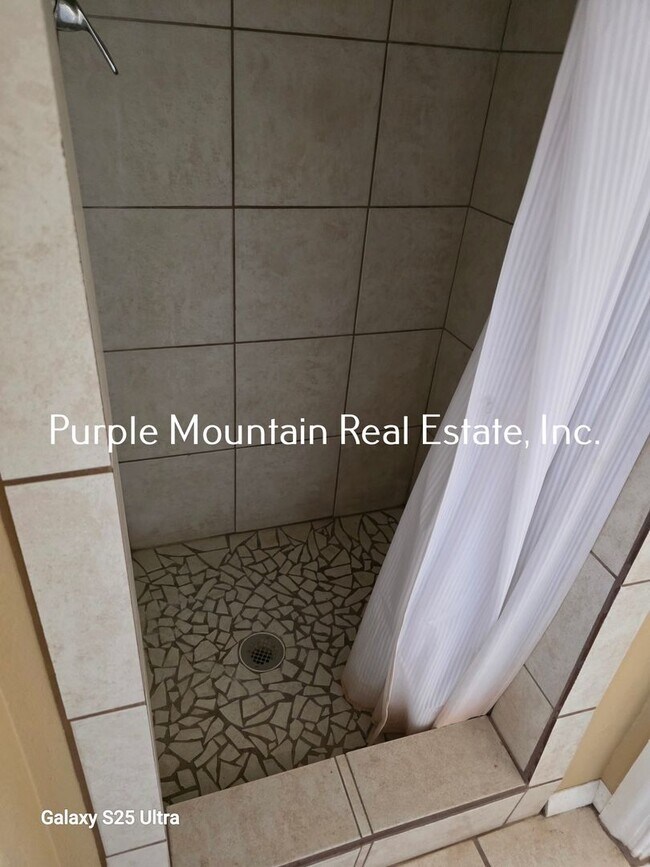 Building Photo - 1429 Walden Dr