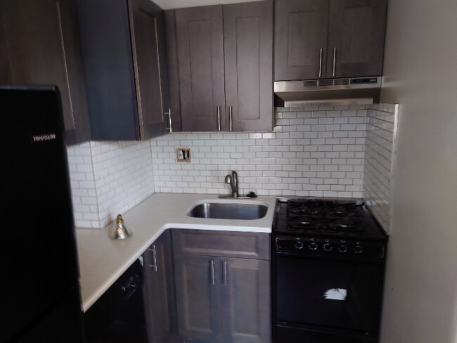 Building Photo - 5903 Greene St