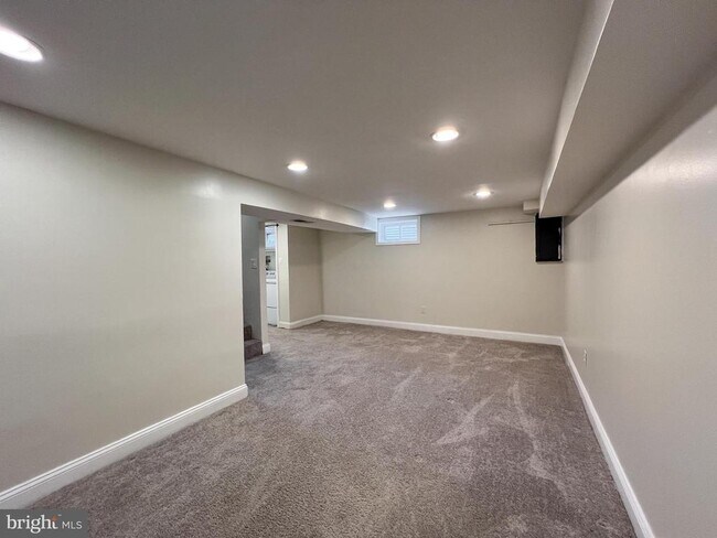 Building Photo - 2515 Randolph Rd