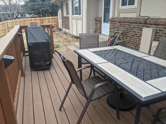 Building Photo - 2089 S Deframe St