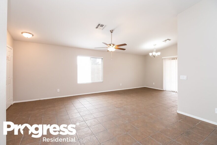 Building Photo - 328 S 89th St