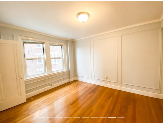 Building Photo - 1441 Beacon St