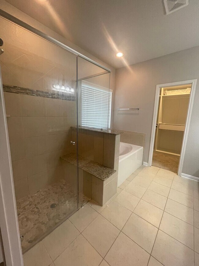 Building Photo - 22427 Carriage Bush