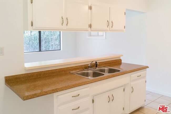 Building Photo - 15131 Polk St