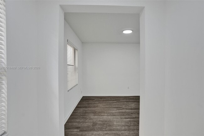 Building Photo - 643 NE 191st Terrace
