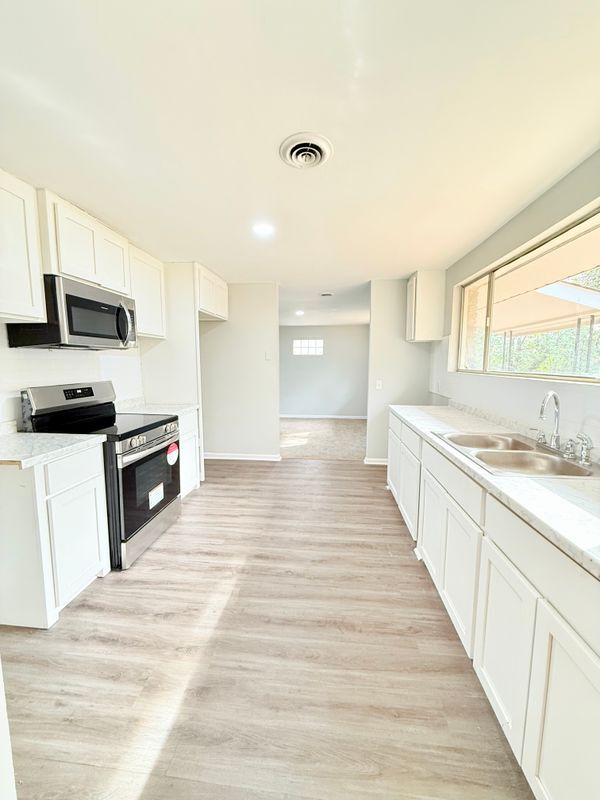 Building Photo - 2612 Lumpkin Rd