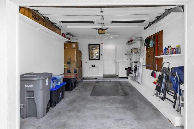 Building Photo - 4857 Dovewood Terrace