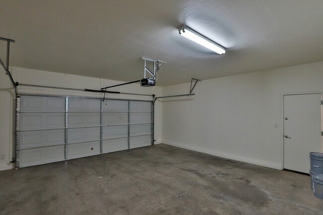 Building Photo - 501 N Citrus Ln
