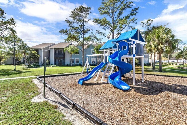 Building Photo - Newly Renovated 2/1 Condo ~ Gated Community near Tuskawilla!