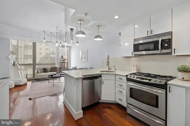Building Photo - 1209 13th St NW
