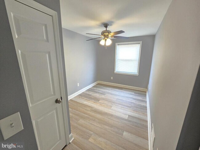 Building Photo - 3736 Elmley Ave