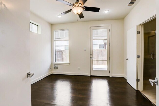 Building Photo - 2106 Colorado St