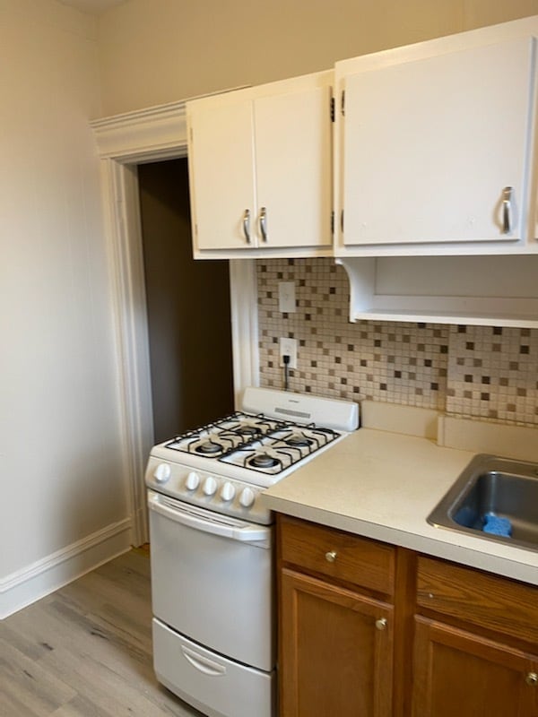 Building Photo - 61 Park Dr