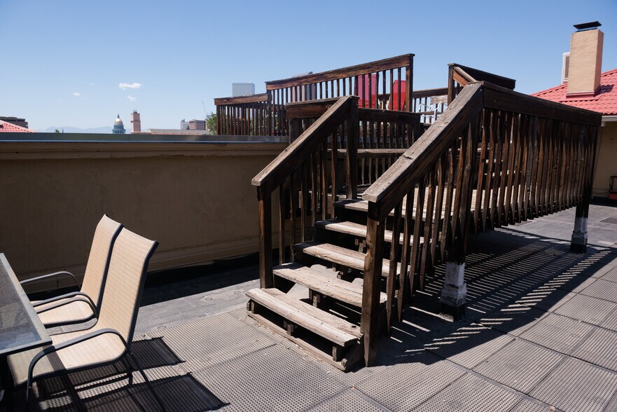 Building Photo - 921 E 13th Ave, 5A