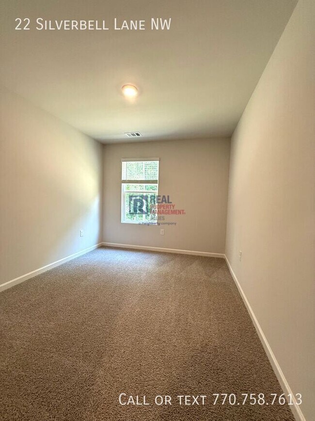 Building Photo - 22 Silverbell Ln NW