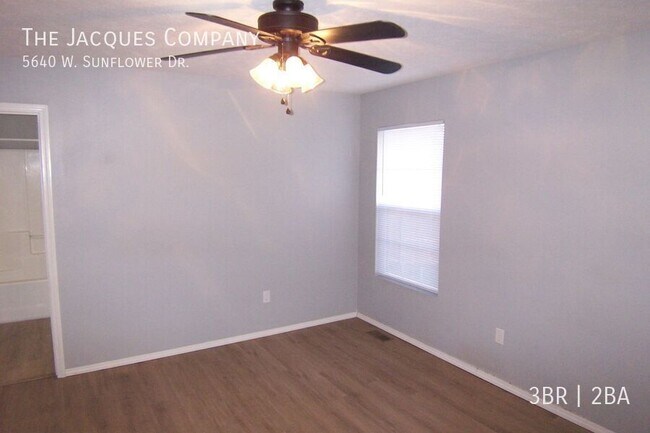 Building Photo - 5640 W Sunflower Dr