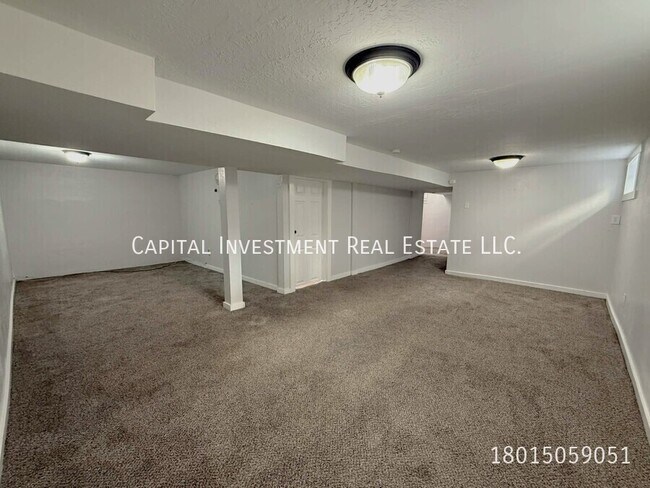 Building Photo - 1386 S 900 W