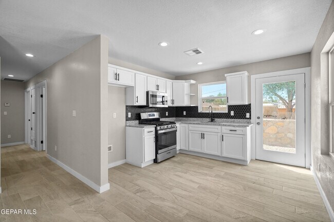 Building Photo - 11721 Valle Del Paseo Dr