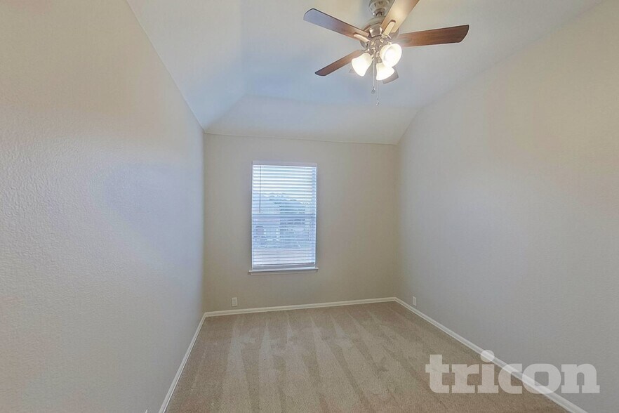 Building Photo - 2811 S Serrano