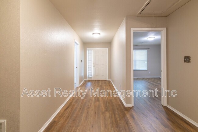 Building Photo - 8613 Little Field Way
