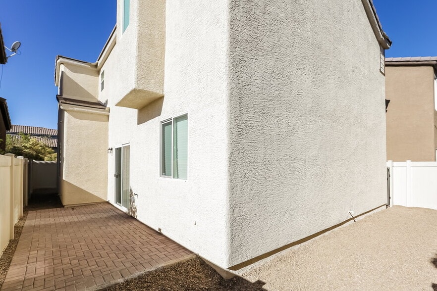 Building Photo - 8735 Le Agavi Ct