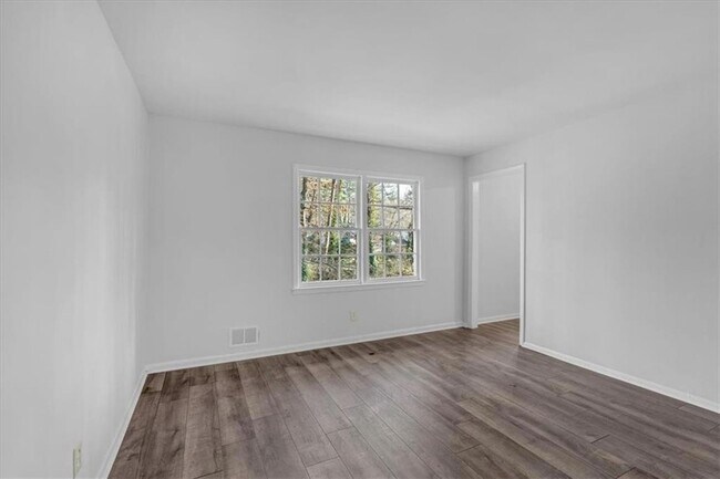 Building Photo - 2080 Bluffton Way