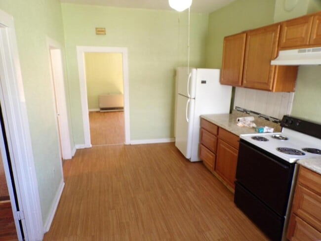 Building Photo - 414 W Main St