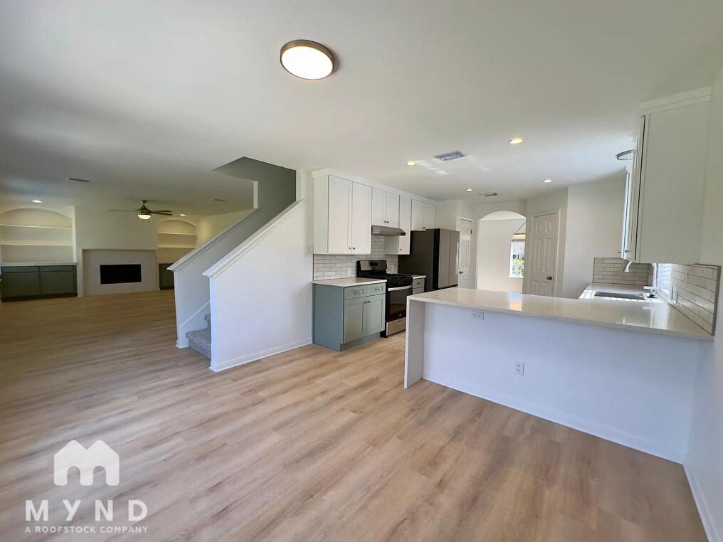 Building Photo - 2317 Loquat Ln