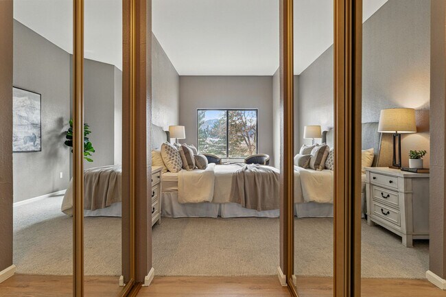 Building Photo - Sunny 2-Bed, 2-Bath Condo in Boulder’s Kin...