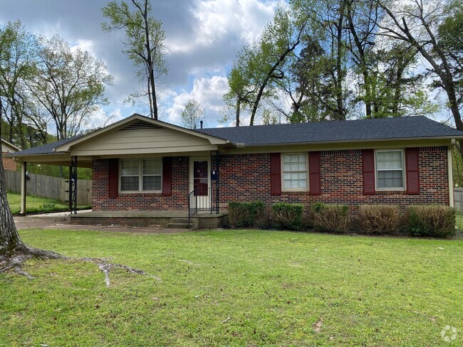 Building Photo - 104 McCool Dr