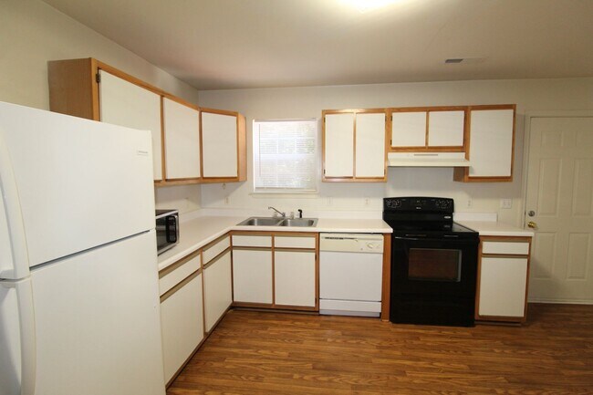 Building Photo - 520 Pheasant Run Cir