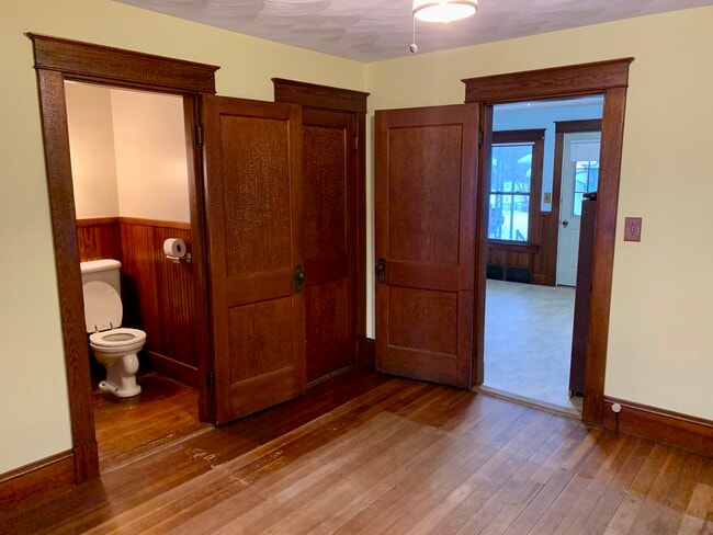 Building Photo - 6 Clark St