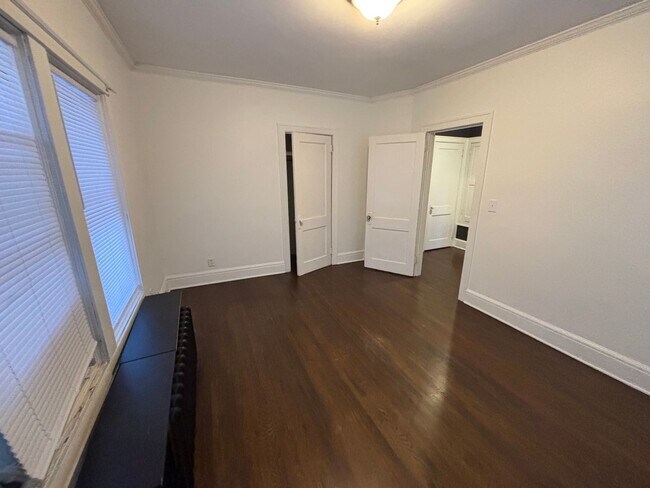 Building Photo - 1067-1069 Saint Clair Avenue