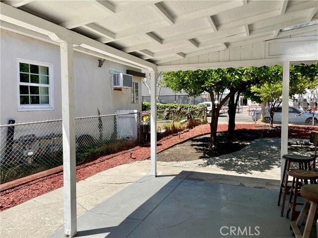 Building Photo - 5550 Riverton Ave