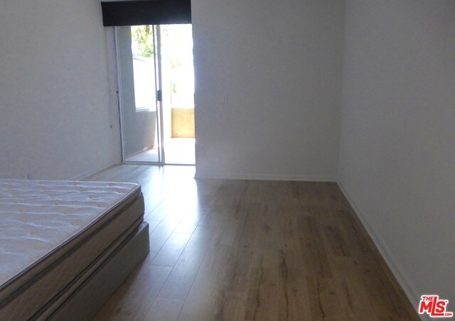 Building Photo - 1211 Sunset Plaza Dr