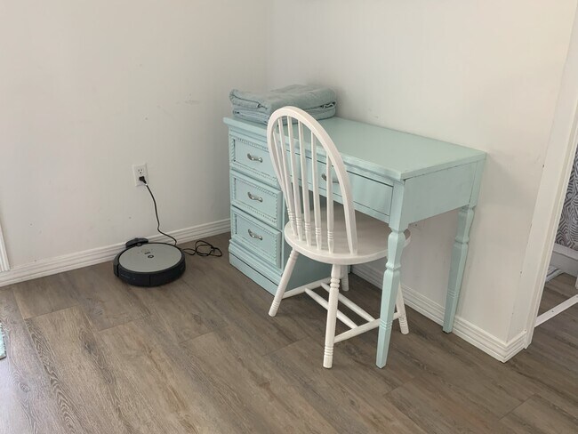 Building Photo - 943 Ashley Ln