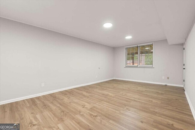 Building Photo - 3220 Casteel Rd
