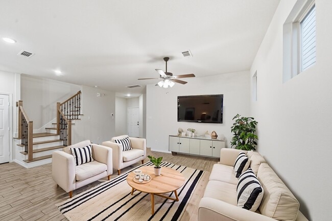 Building Photo - 8663 Cedardale Park Dr